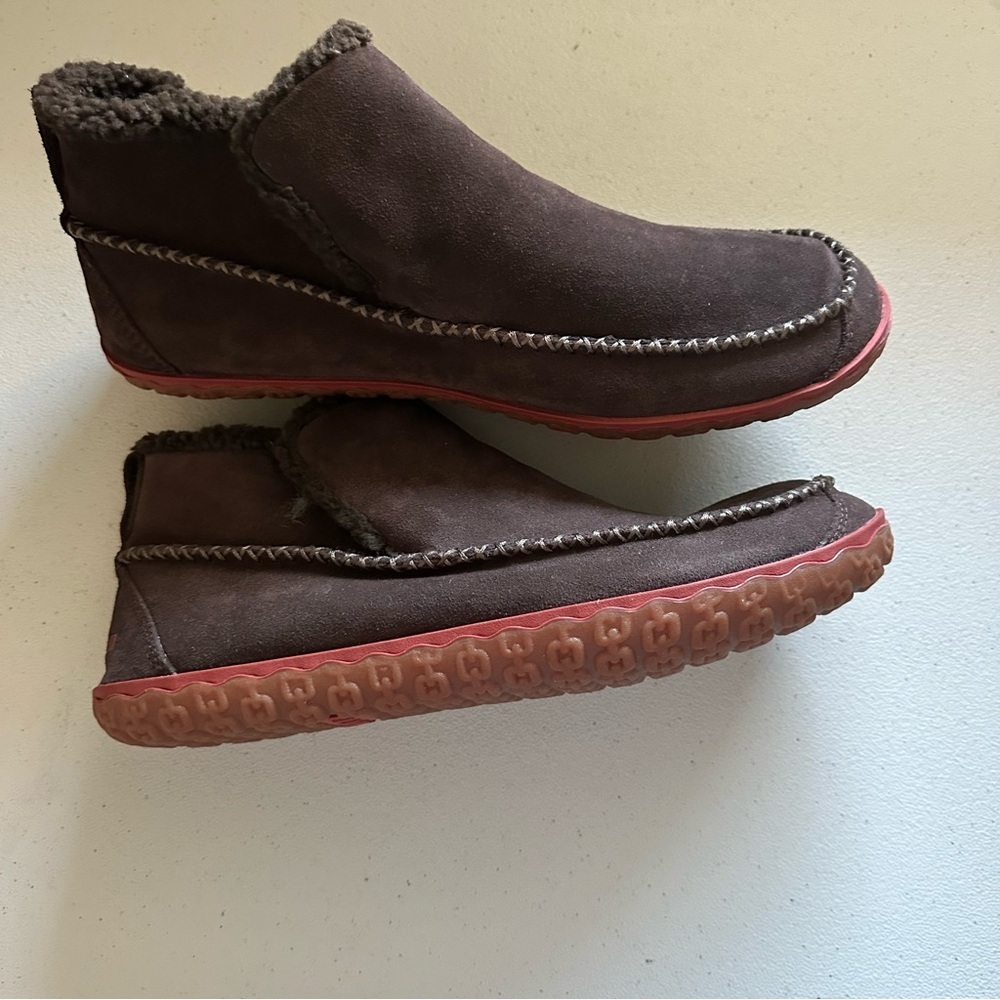 L.L.Bean Mountain SlipperBoots with a brown suede uppersoft fleece lining - Picture 8 of 10